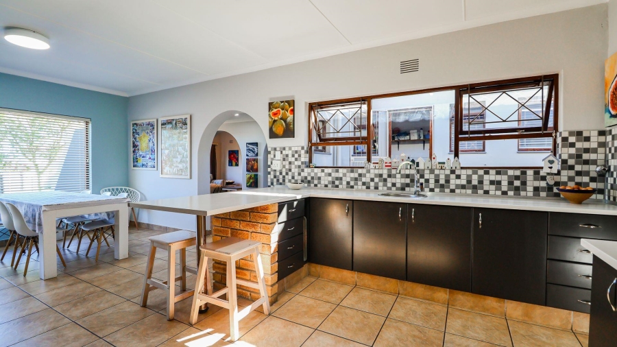 4 Bedroom Property for Sale in Heiderand Western Cape